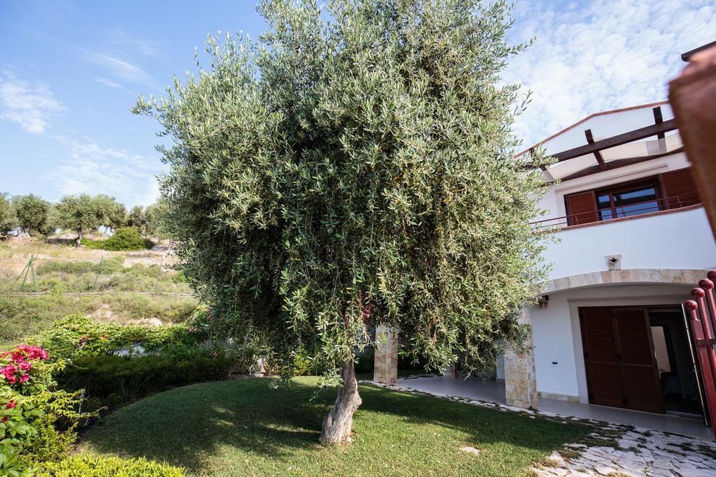 Holiday Lodge Al Porto Mattinata Exterior foto